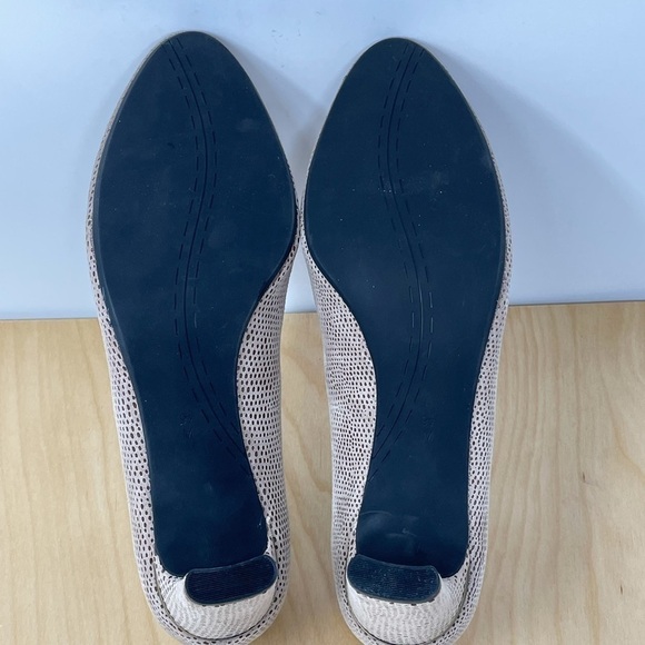 VANELI Dayle Leather Pumps w/Abstract Dotted Pattern Taupe Size 9.5 - Picture 9 of 11